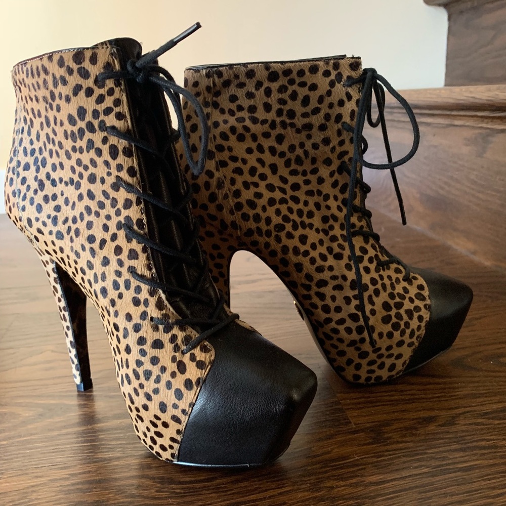 NWT platform boots
